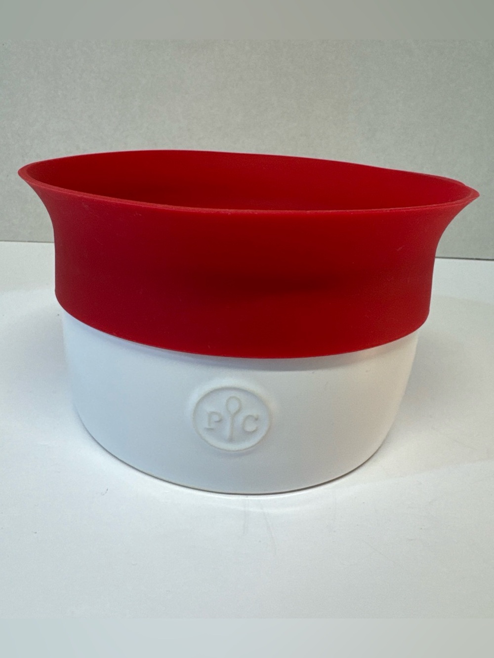 Pampered Chef Microwave Pasta Cooker 2633 Ceramic Bowl Red Silicone Strainer Lid